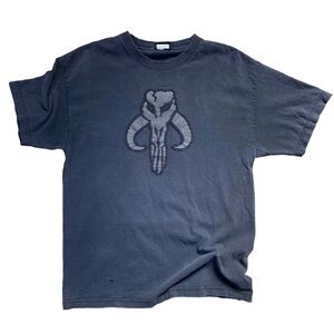 Vintage Y2K Star Wars Mandalorian
Mythosaur Skull Distressed T-Shirt